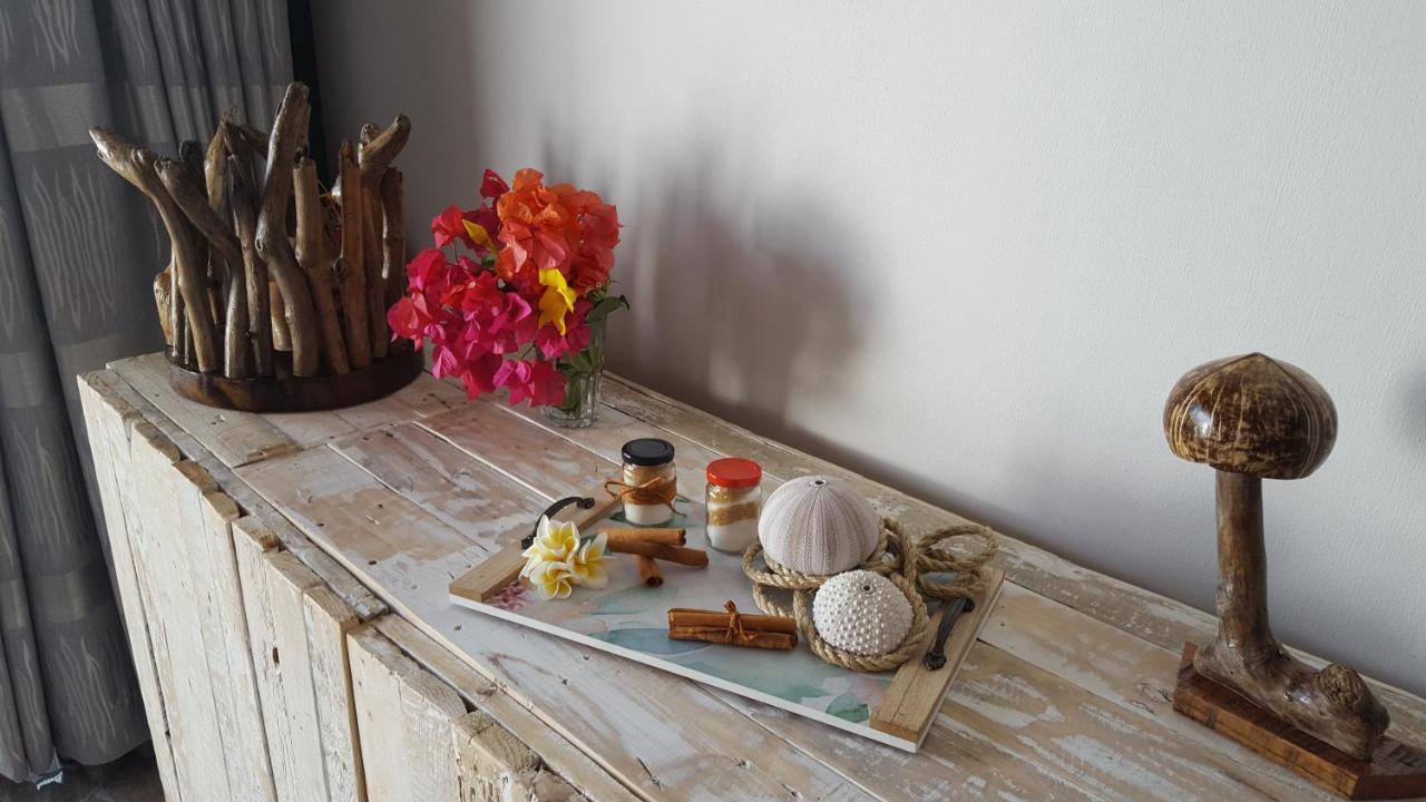 Aux Plaisirs De La Vie Chambre Chez L Habitant Flic-en-Flacq 外观 照片